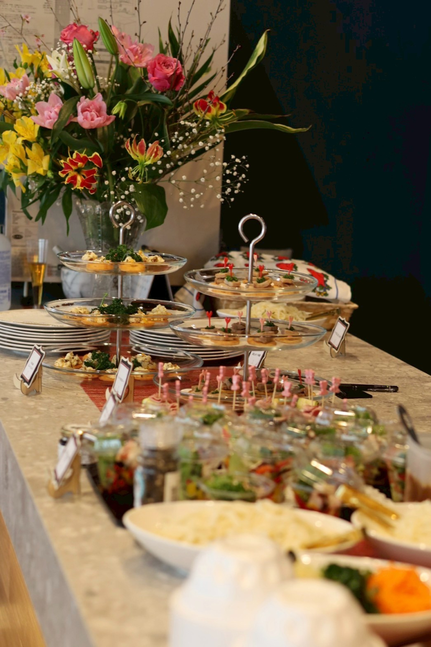 ピンチョス会幕